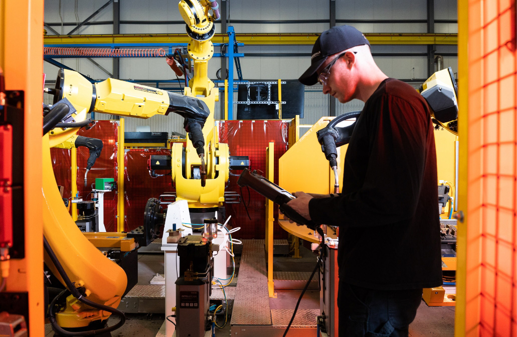 Worker over viewing machine mechanisms